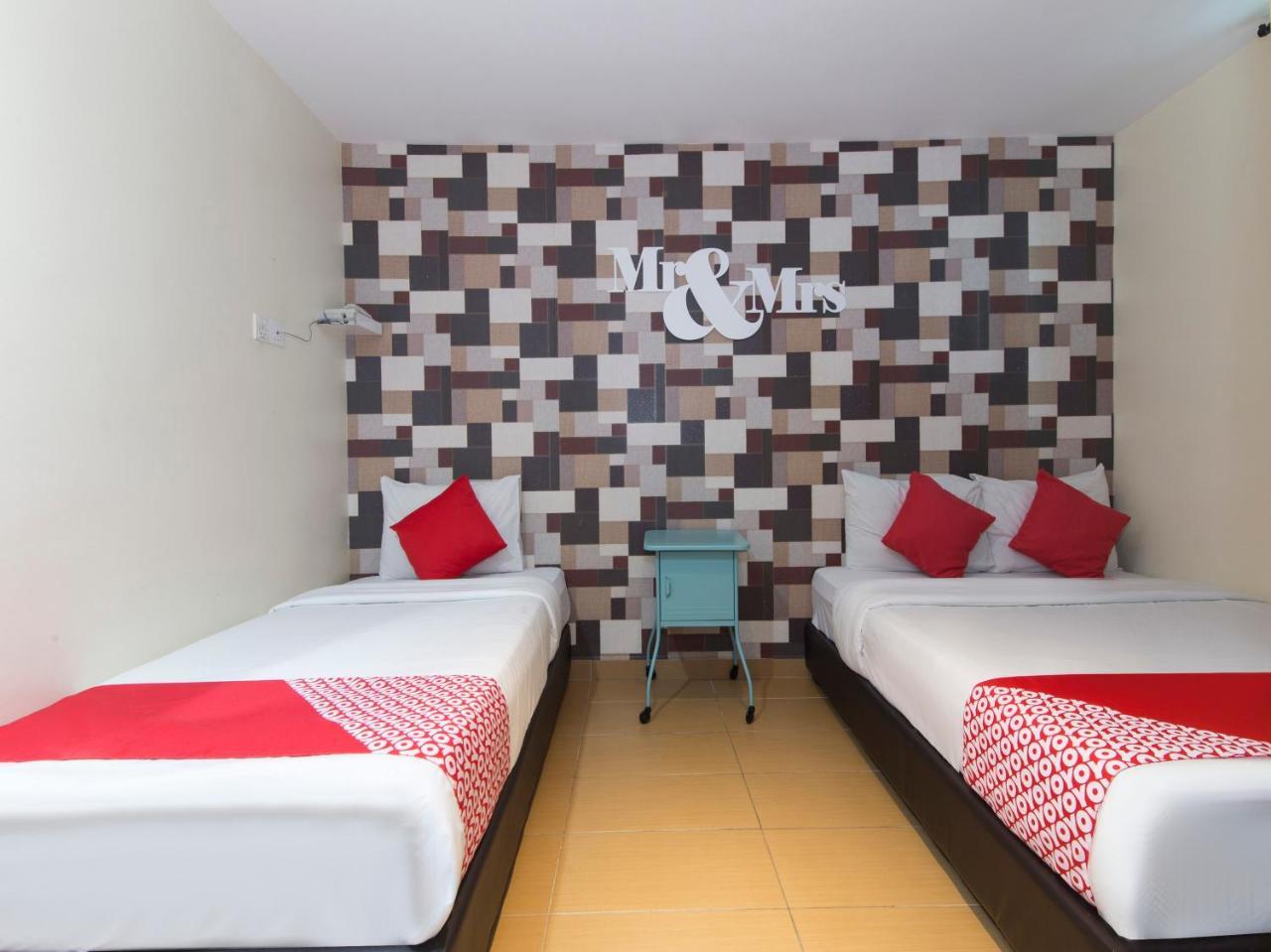 Oyo 604 Hotel Est Equine Park Seri Kembangan Zewnętrze zdjęcie